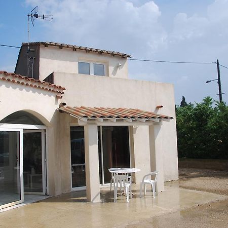 Soleil De Camargue Villa Arles Exterior photo