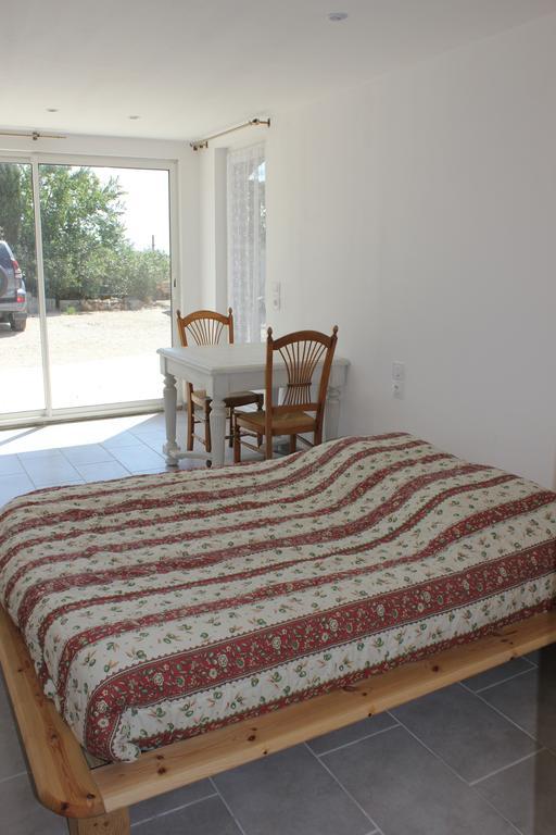 Soleil De Camargue Villa Arles Room photo