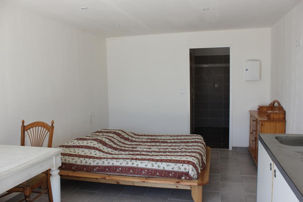 Soleil De Camargue Villa Arles Room photo