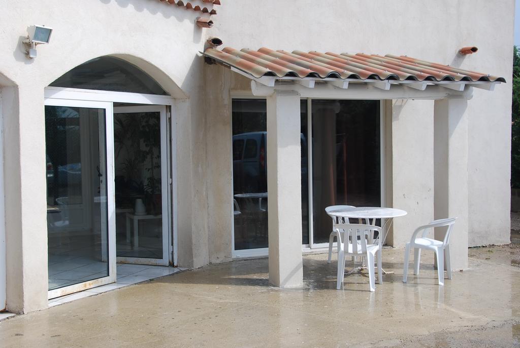 Soleil De Camargue Villa Arles Exterior photo